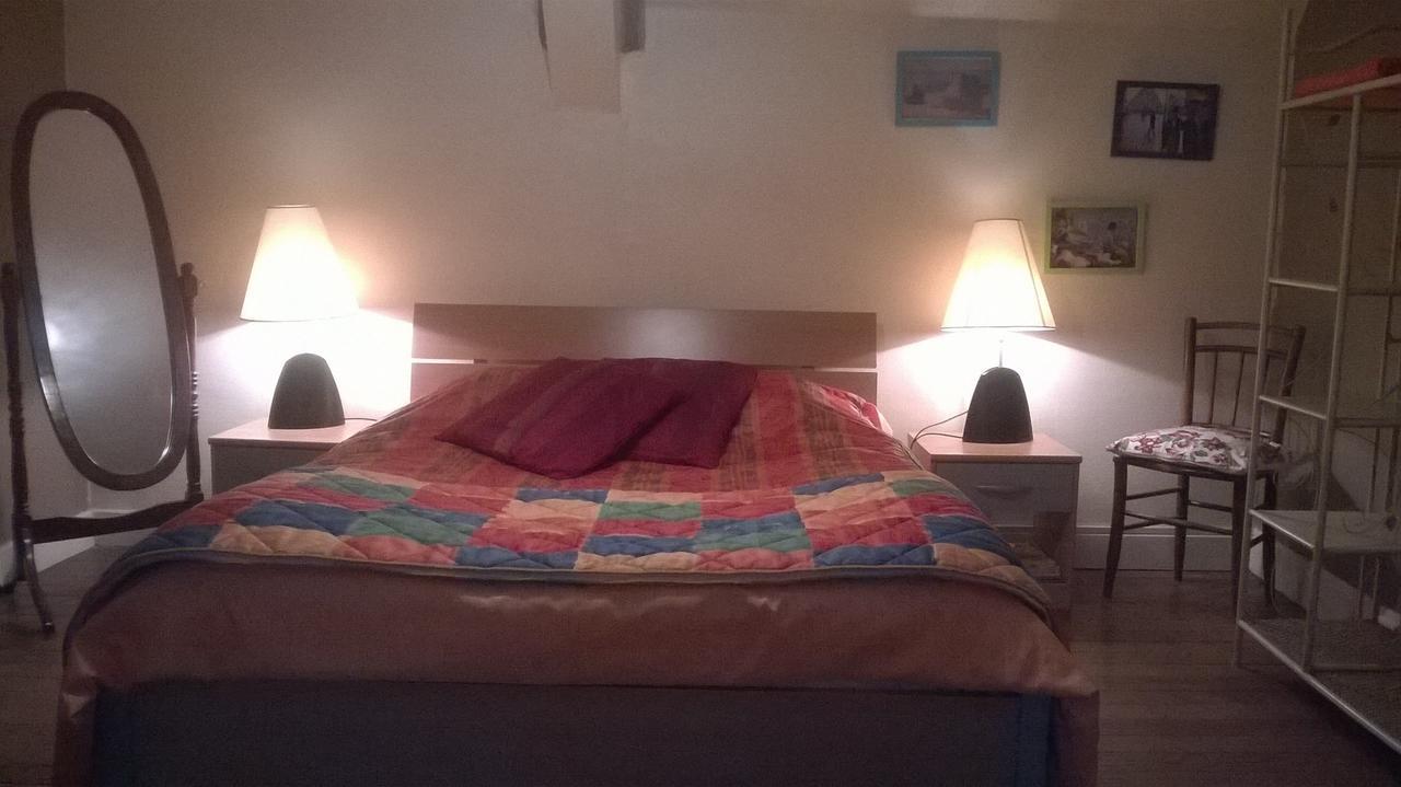 Le Hameau Aux Escargots Bed & Breakfast Bernon Room photo